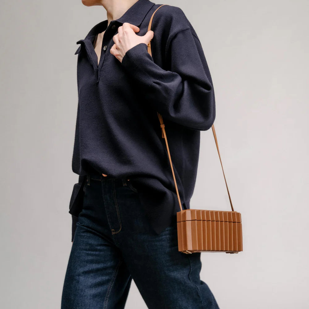 Luxury Ribbed Hard-Case Crossbody Bag – Structured Mini Shoulder Bag in Soft Blue