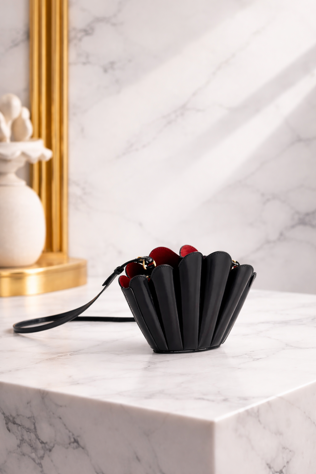 Luxury Seashell Patent Leather Handbag – Sculptural Evening & Statement Bag in Black